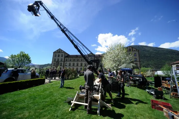 cineturismo, location, cinema, turismo, film tourism, movie tour, un boss in salotto, luca miniero, alto adige, bolzano, merano, Paola Cortellesi, Rocco Papaleo, Luca Argentero, Angela Finocchiaro, Alessandro Besentini, Appiano, Bressanone, San Candido, terme di merano