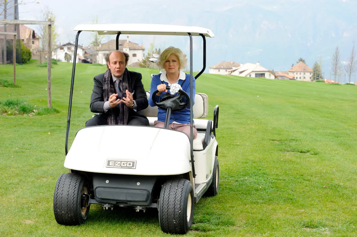 cineturismo, location, cinema, turismo, film tourism, movie tour, un boss in salotto, luca miniero, alto adige, bolzano, merano, Paola Cortellesi, Rocco Papaleo, Luca Argentero, Angela Finocchiaro, Alessandro Besentini, Appiano, Bressanone, San Candido, terme di merano