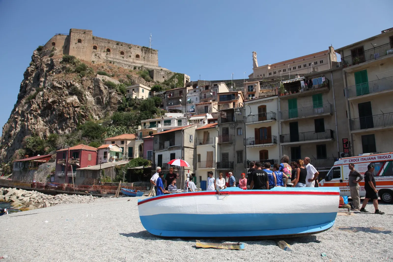 cineturismo, location, cinema, turismo, film tourism, il volo, badolato, riace, Wim Wenders, cortometraggio, Ben Gazzara, Salvatore Fiore, Luca Zingaretti, calabria