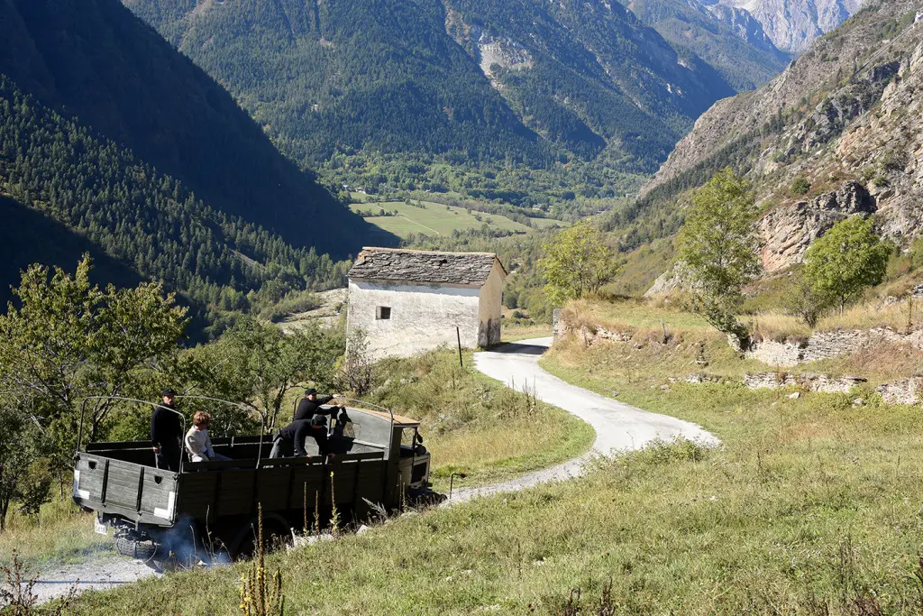 cineturismo, location, cinema, turismo, film tourism, movie tour, una questione privata, taviani, cuneo, valle maira,  lanzo torinese, val maira, saluzzo, ponte del diavolo, colle Maurin, Borgata Chiappera, Acceglio, Fenoglio, Luca Marinelli, Valentina Bellè, Lorenzo Richelmy, Piemonte, Piedmont