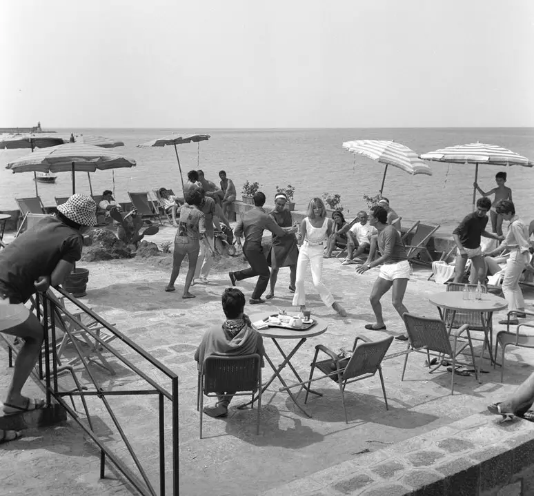 cineturismo, location, cinema, turismo, film tourism, movie tour, diciottenni al sole, eighteen in the sun, Camillo Mastrocinque, Catherine Spaak, Ischia, Casamicciola, via Iasolino, lungomare Cristoforo Colombo, Napoli, Naples