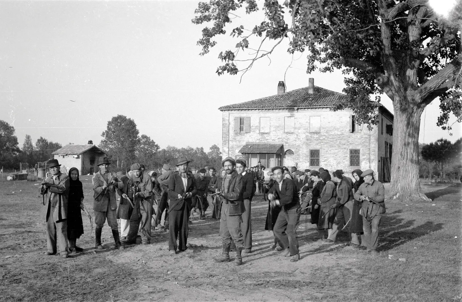 cineturismo, location, cinema, turismo, film tourism, movie tour, Caccia Tragica, Tragic Hunt, ravennate, Ravenna, bassa Padana, Marina di Ravenna, Marina Romea, Valli di Comacchio, Comacchio, delta del Po, Emilia, Romagna