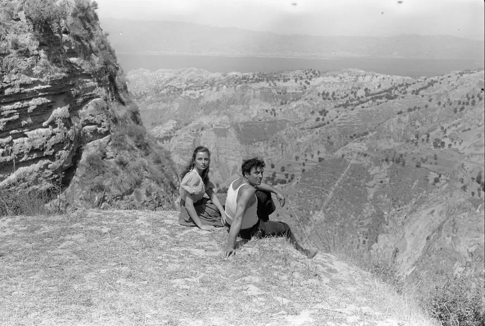 cineturismo, location, cinema, turismo, film tourism, movie tour, Carne inquieta, Ortì, Calabria, Reggio, Aspromonte, Taormina, Biblioteca di Sant’Agostino, Sant'Agostino, Sicilia, Raf Vallone, Marina Berti