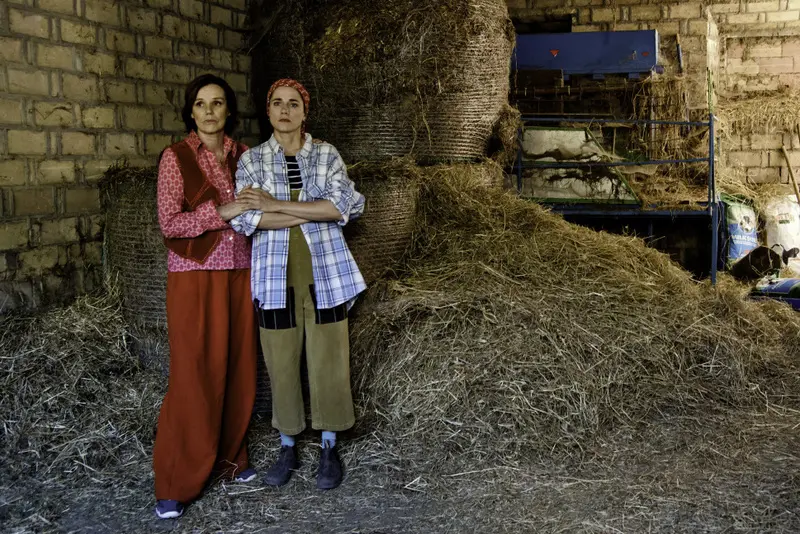 cineturismo, location, cinema, turismo, fllm tourism, movie tour, evelyne tra le nuvole, Emilia, Romagna, pietra di bismantova, Eleonora Giovanardi, Antonio Catania, Claire Nebout, Violante Placido, Anna Di Francisca, Italy for Movies