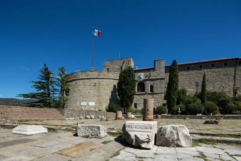 castello, fortezza, piazzale, bastioni,museo